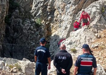 Mersin'de Morca Düdeni mağarasında mahsur kalan Amerikalı bilimciyi kurtarma operasyonu sürüyor