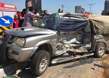 Mersin’de çöp kamyonu kamyonete çarptı: 4 ölü, 4 yaralı