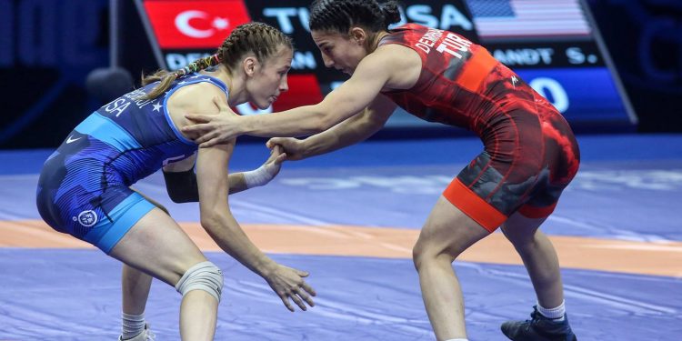 Milli sporcu Evin Demirhan, Dünya Güreş Şampiyonası'nda repesaj hakkı kazandı