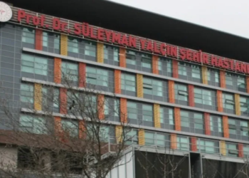 'Müdürün verdiği nişan bohçasını dikmeyi reddetti, görev yeri değiştirildi'