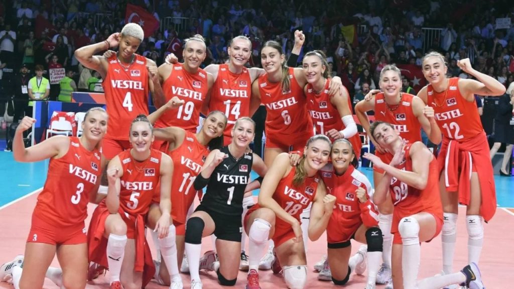 NYT final öncesi A Milli Kadın Voleybol Takımı'nı yazdı: Güçlü kadının kusursuz sembolleri