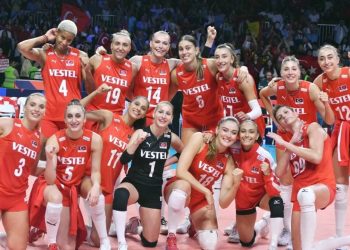 NYT final öncesi A Milli Kadın Voleybol Takımı'nı yazdı: Güçlü kadının kusursuz sembolleri
