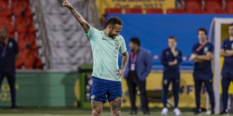 Neymar, Pele'yi geride bıraktı