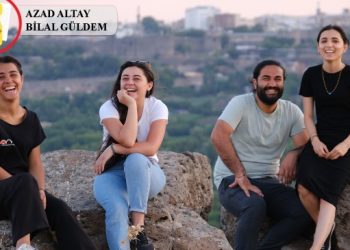 Öğrencisi oldukları 'ev'in eğitmenleri