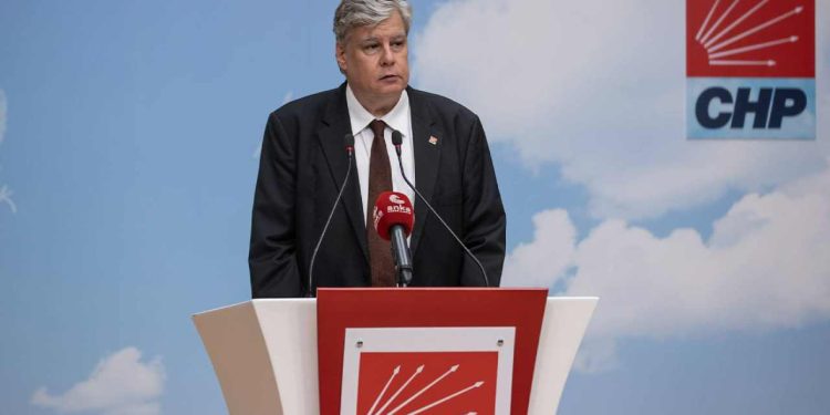 Örsan Öymen'den CHP Genel Merkezi'ne 'anket' önerisi