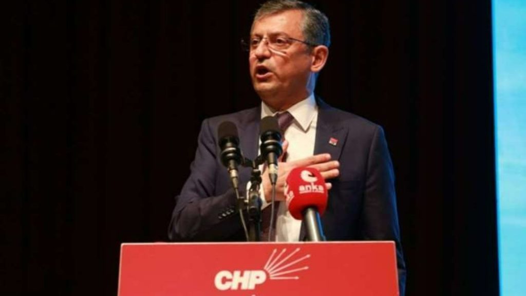 Özgür Özel, Mersin Kongresi'nde konuştu: 'Bu örgüt beni yetkilendirirse, bu takımı şampiyon yaparım'