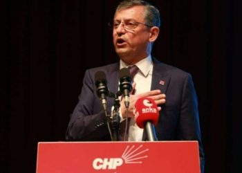 Özgür Özel, Mersin Kongresi'nde konuştu: 'Bu örgüt beni yetkilendirirse, bu takımı şampiyon yaparım'