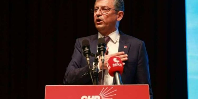 Özgür Özel, Mersin Kongresi'nde konuştu: 'Bu örgüt beni yetkilendirirse, bu takımı şampiyon yaparım'