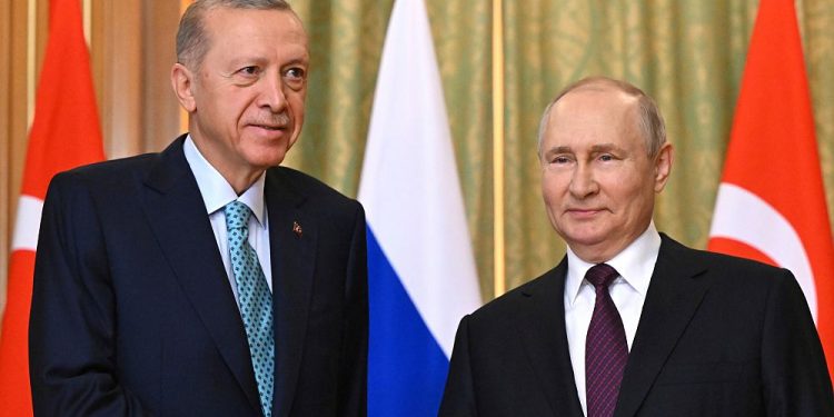 Putin: Yaptırımlar kalkarsa tahıl anlaşmasını yeniden canlandırabiliriz