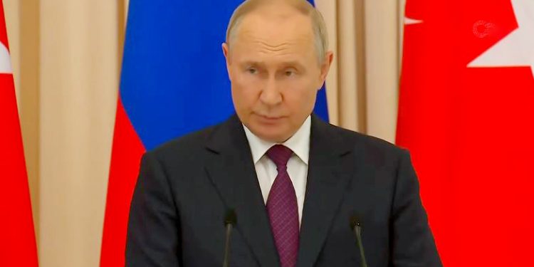 Putin’den açıklama: Yaptırımlar kalkacaksa, ‘Tahıl Anlaşması’nı canlandırmaya hazırız