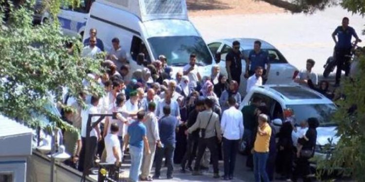 Randevuyla muska yazan ‘şeyh’ serbest bırakıldı; adliyeden lüks cipiyle ayrıldı