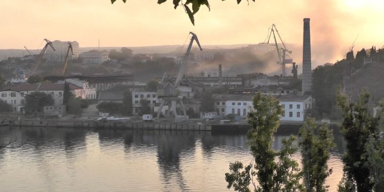 Rus donanmasının Sivastopol'deki karargahı vuruldu, bir asker kayıp: Ukrayna saldırının sorumluğunu üstlendi