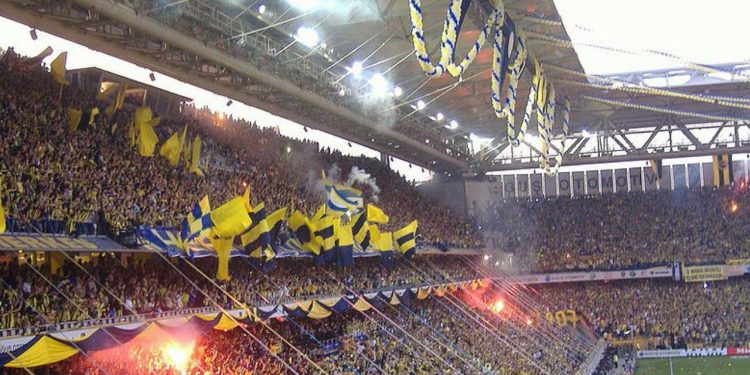 Rüşdü Saracoğlu'ndan Fenerbahçe'nin stadyum isim değişikliği kararına dair açıklama: "Dedem kabrinde daha rahat uyuyacak"