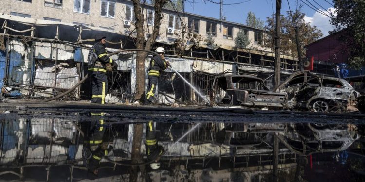 Rusya'nın Ukrayna'ya roketli saldırısı pazar yerini vurdu: 17 ölü, 32 yaralı