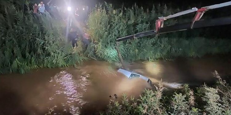 Şanlurfa’da sulama kanalına uçan otomobildeki anne ve iki çocuğu öldü