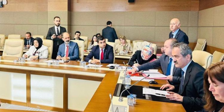 Sayıştay raporu usulsüzlüğü ortaya koydu: Okullar kayıt ücreti ve bağış almaya devam etmiş!