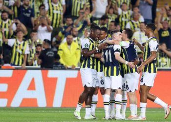 Sezona kayıpsız başlayan Fenerbahçe, ligde 7 alanda lider!