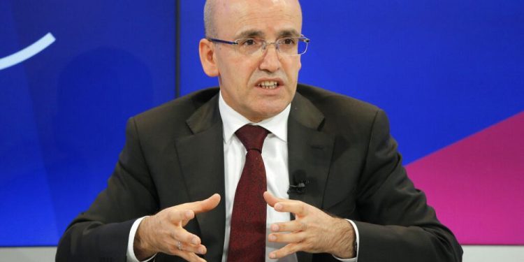 Şimşek: KKM'den çıkış stratejisinden önce rezervleri güçlendireceğiz