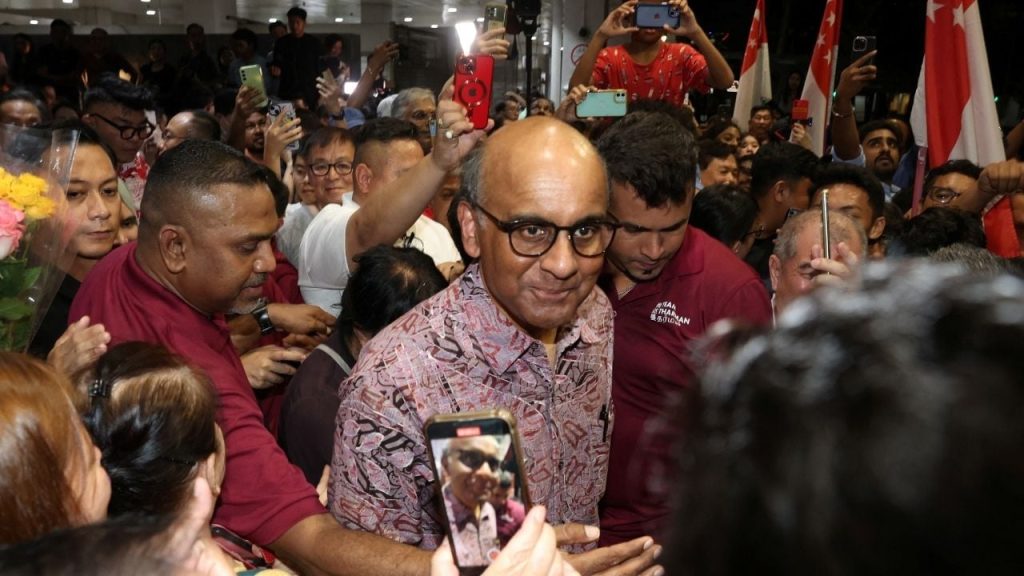 Singapur'da Tharman Shanmugaratnam, Cumhurbaşkanı seçildi