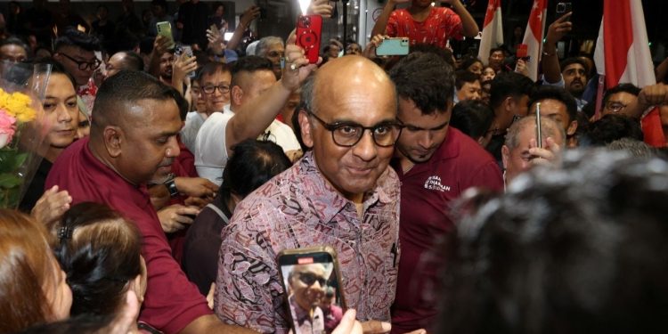 Singapur'da Tharman Shanmugaratnam, Cumhurbaşkanı seçildi