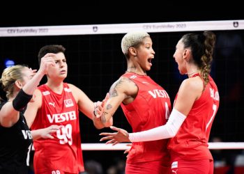 Sırbistan’ı deviren Filenin Sultanları, Avrupa Şampiyonu oldu