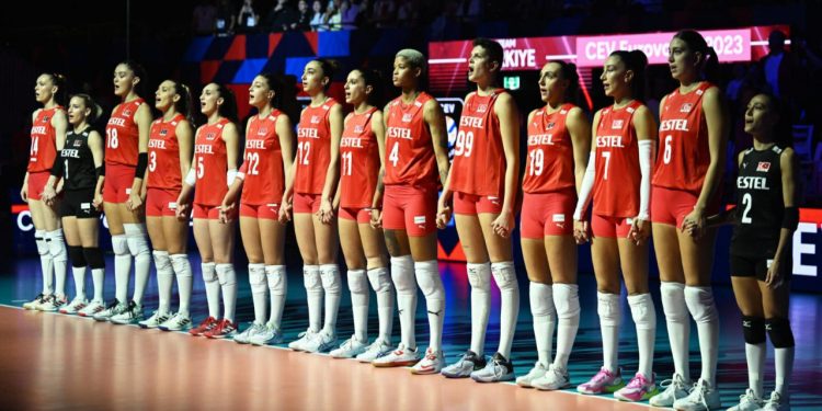 Siyasilerden adını finale yazdıran A Milli Kadın Voleybol takımına tebrik mesajları