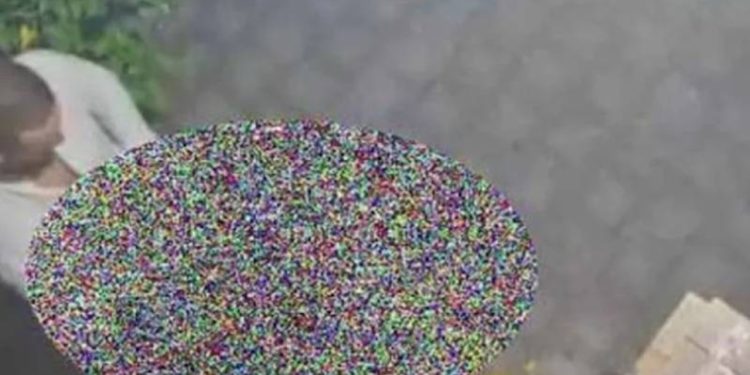 Sokakta cinsel ilişkiye giren turist kara listeye alındı: 6 ay ülkeye giremeyecek