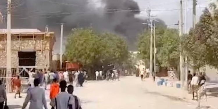 Somali'de bomba yüklü kamyon patlatıldı: 18 ölü