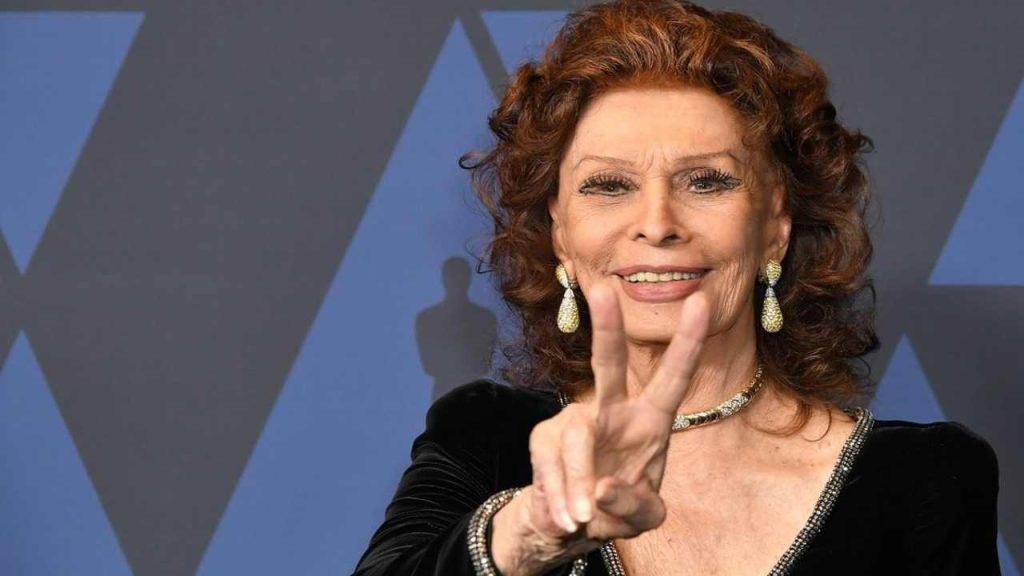 Sophia Loren hastaneye kaldırıldı