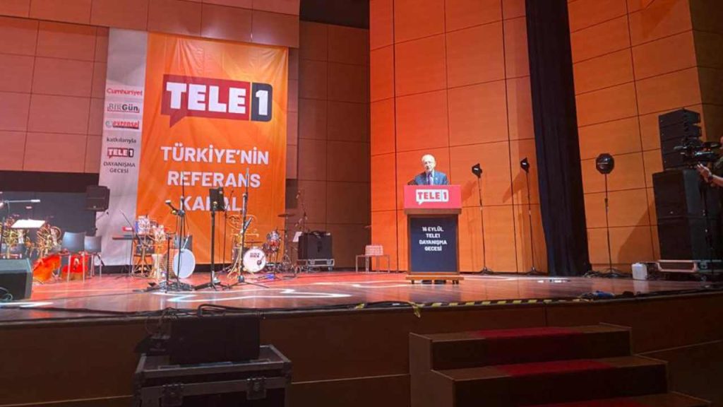 TELE1'le dayanışma gecesi: CHP, Yeşil Sol ve TİP'ten destek