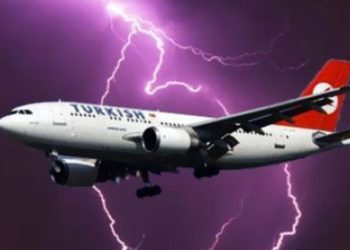 THY uçağına yıldırım isabet etti