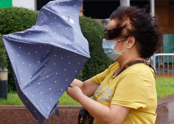 Tayvan'da Haikui Tayfunu: 100'den fazla kişi yaralandı, binlerce kişinin elektriği kesik