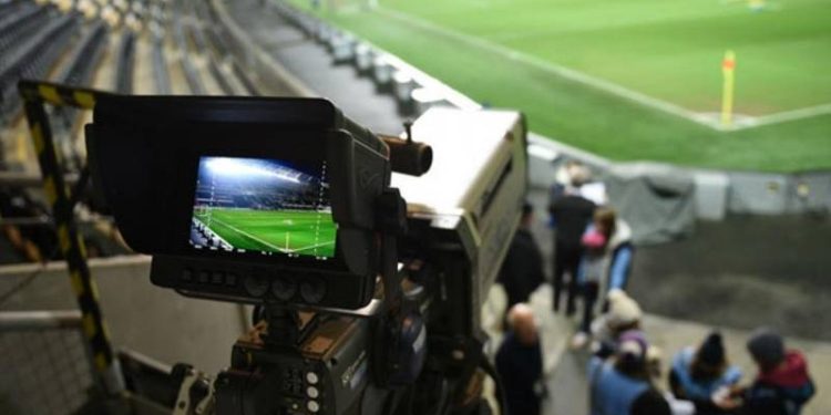 Toplam Türk futbolu, İngiltere'de küme düşen takım etmiyor