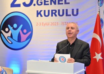 Türk-İş'ten AVM'lerde örgütlenme engeline tepki