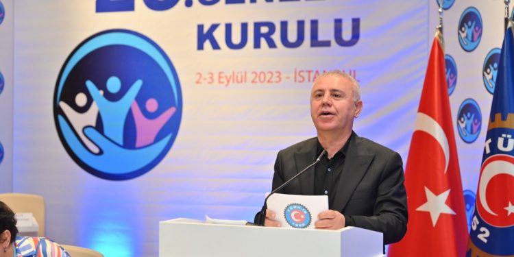 Türk-İş'ten AVM'lerde örgütlenme engeline tepki