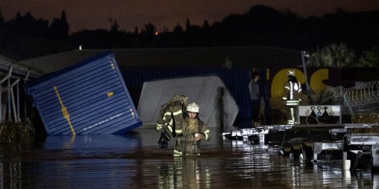 Türkiye'de meydana gelen sellerde en az 6 kişi hayatını kaybetti, 2 kişi kayıp
