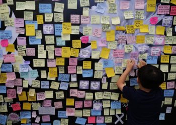 Veli zorbalığı bir öğretmenin intiharına yol açtı: Güney Koreli öğretmenlerden iş bırakma eylemi