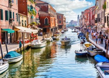 Venedik, günübirlik turistler için giriş ücreti uygulamasını denemeye hazırlanıyor