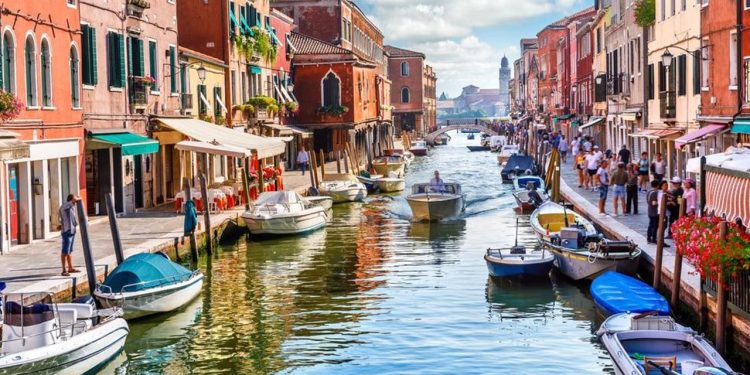 Venedik, günübirlik turistler için giriş ücreti uygulamasını denemeye hazırlanıyor