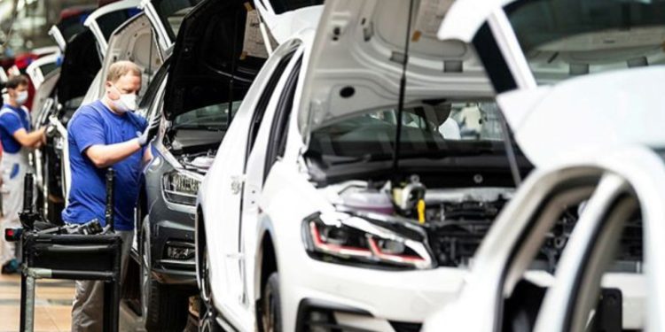 Volkswagen, araç üretimini durdurdu