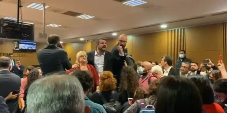 Yargıtay Gezi davasında 5 kişinin cezasını onadı: Yapıcı ve Altınay için tahliye kararı verildi