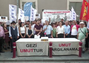 Yargıtay'ın Gezi Davası kararı TMMOB tarafından İzmir'de protesto edildi