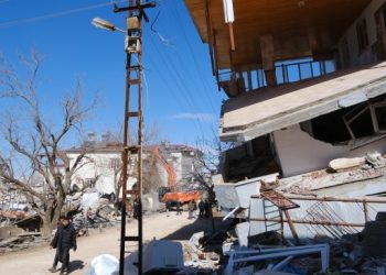 Yeşil Sol Parti deprem raporu hazırlayacak