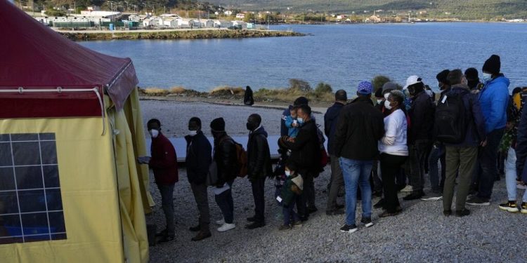 Yunanistan, AB-Türkiye arasındaki göçmen anlaşmasını 'genişletmek' istiyor