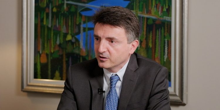 ‘İktidar, göçmenler üzerinden tehlikeli bir oyun oynuyor’