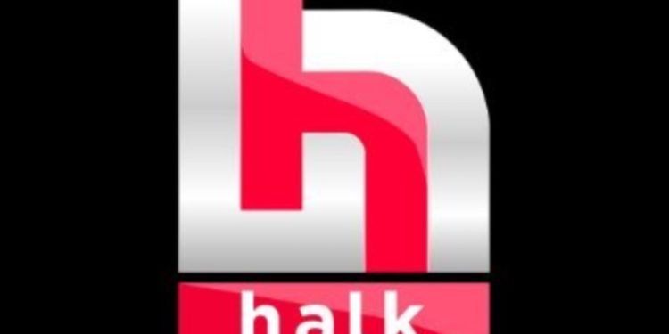 Halk TV’de “terör örgütü propagandası yapmakla” suçlanan gazeteci Ayşenur Arslan gözaltına alındı: “Terörün tamamen karşısındayım”