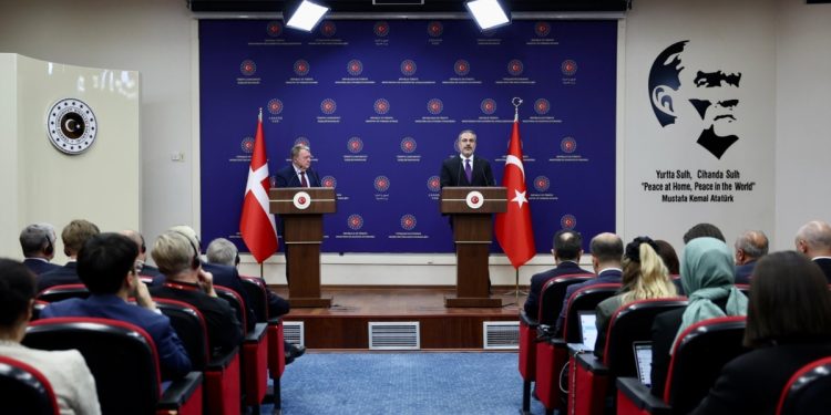 “Filistin devletinin bir parçası ve devlet sisteminde siyasal parti olan Hamas’ı terör örgütü olarak tanımadığımızı söyledik”