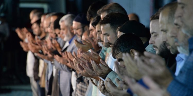 Diyarbakır’da İsrail saldırılarından ölenler için gıyabi cenaze namazı 