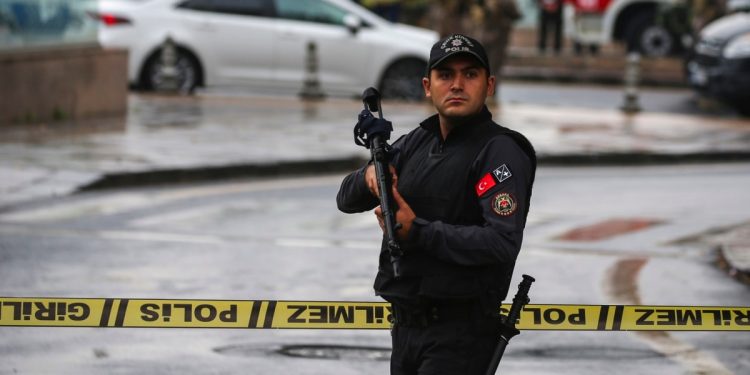 Ankara’daki saldırının ardından “terör operasyonu”: Gözaltına alınanlar arasında HDP’liler de var