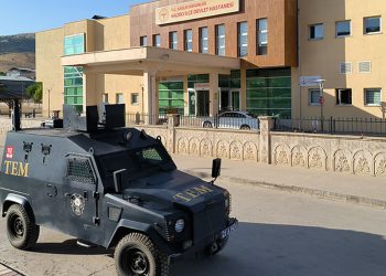 15 yaşındaki çocuk kendisine ve annesine şiddet uygulayan babasını öldürdü